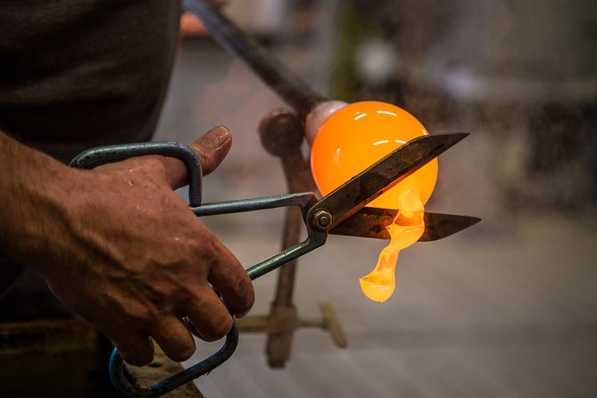 Private tour on Murano Island: discover the art of Artisanal Glassblowing - Getting there: the Murano boat ride and the lagoon views
