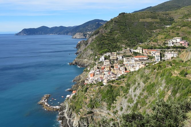 Private Tour to Cinque Terre from Florence - Vernazza lunch time in a postcard port