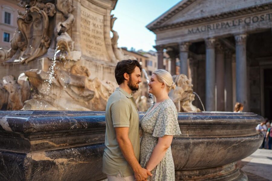 Professional Photoshoot in Rome - Picking Your Starting Spot Near Trevi and Colosseum
