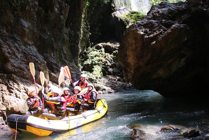 Rafting: Grand Canyon of Lao - Rapids up to III+ on a scale to V+: what that means for your comfort level