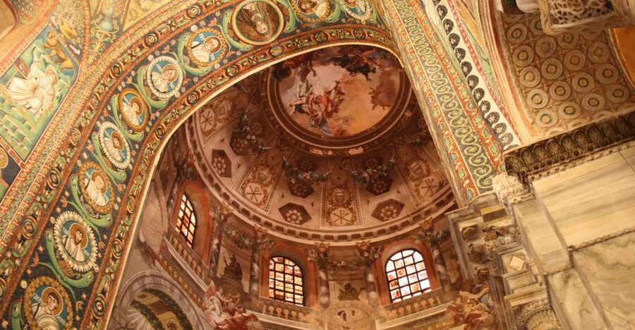 Ravenna: UNESCO Monuments and Mosaics Guided Tour - Basilica of San Vitale: Justinian, Theodora, and Golden Lighting