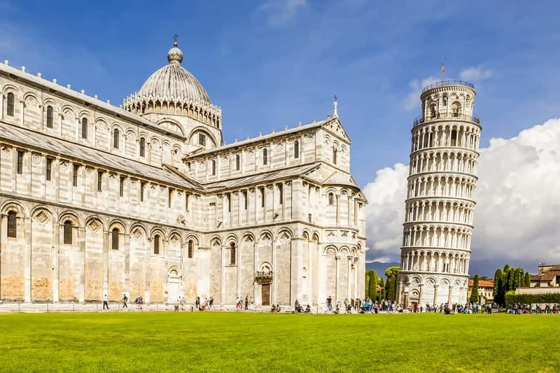 Reserved Entrance to Leaning Tower of Pisa & Cathedral - Pisa Cathedral access: plan your outfit and timing for inside viewing