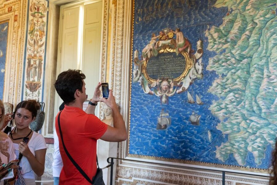 Rome: Breakfast & Tour of Vatican Museums & Sistine Chapel - Sistine Chapel time: expect rules and a controlled finish