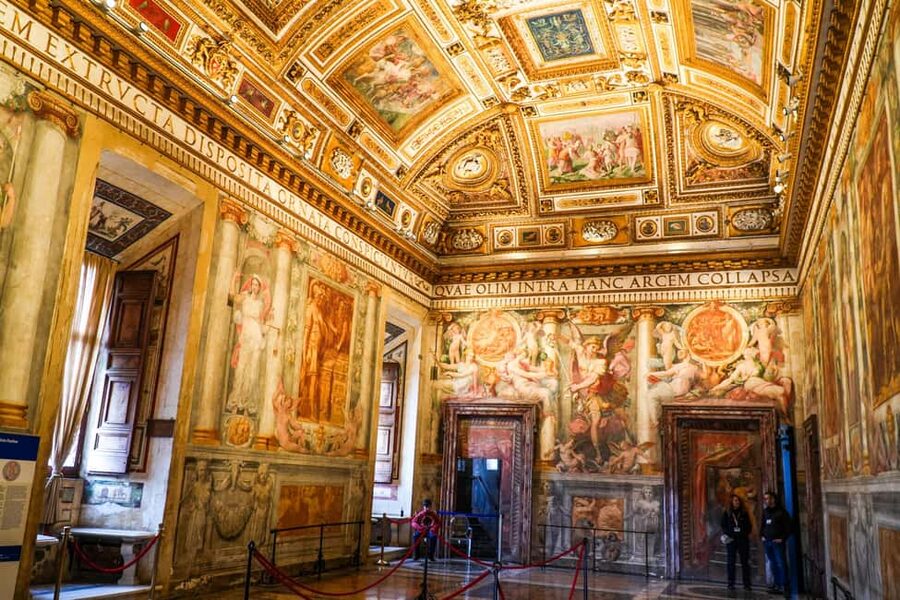 Rome: Castel Sant'Angelo Skip-the-Line Entry Ticket - Audio guide on your smartphone, and how to avoid battery drama