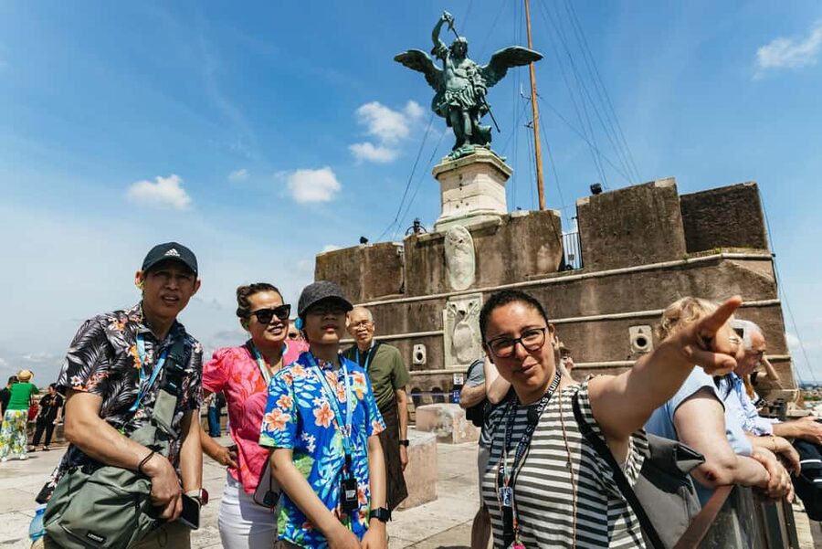 Rome: Castel Sant'Angelo Skip-the-Line Guided Tour - A fortress that changes jobs, and a guide who explains why