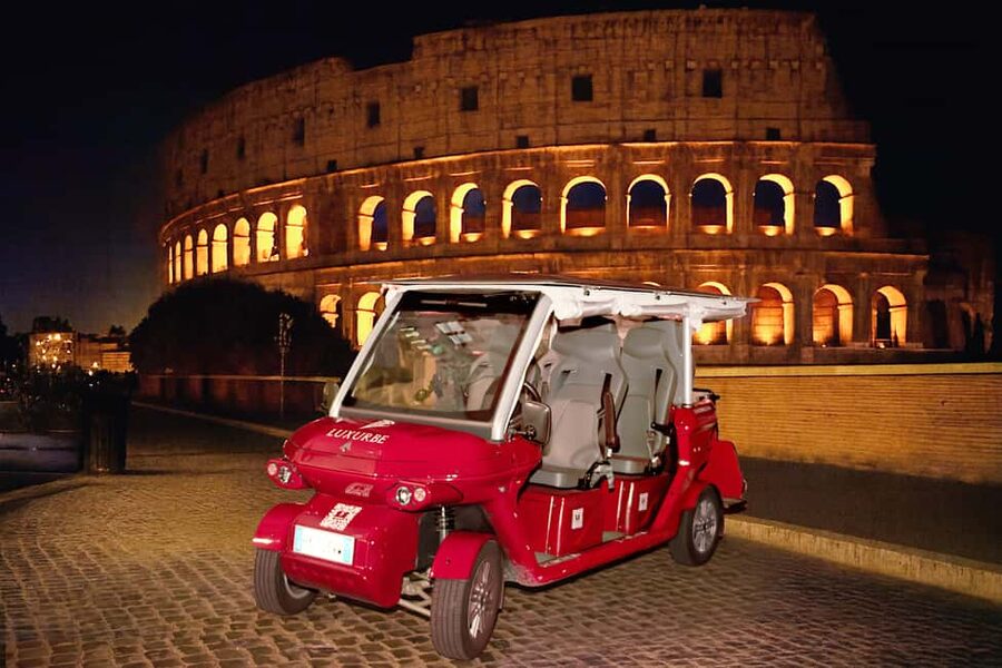 Rome: City Golf Cart at Night Tour - Piazza Navona at night, then the Colosseum without daytime intensity
