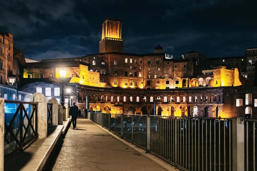 Rome: City Highlights Moonlight Walking Tour - Piazza Navona: Bernini’s fountain over an ancient stadium