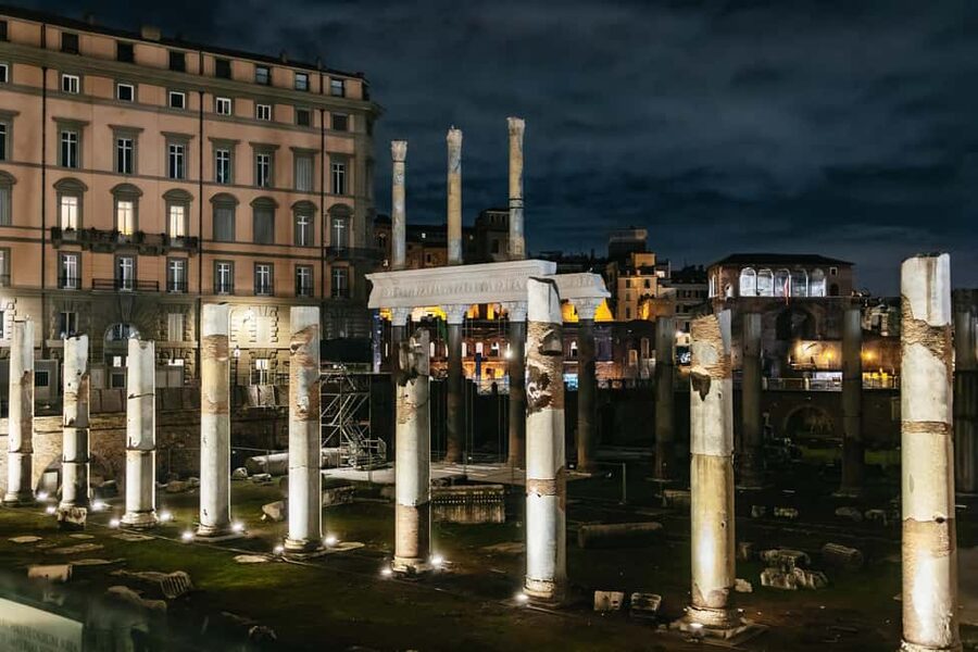 Rome: City Highlights Moonlight Walking Tour - Trevi Fountain in moonlight: quieter photos, explained symbols, coin ritual