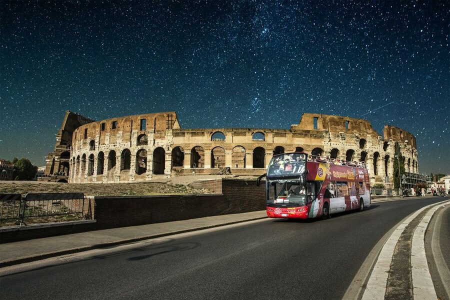 Rome: City Highlights Open-Top Bus Night Tour - Open-air comfort: dress warm and manage rooftop expectations