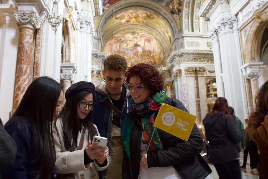 Rome: City Walking Tour in English or Spanish - Galleria Sciarra: A Quieter Stop That Changes the Mood