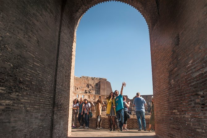 Rome: Colosseum Arena Floor, Roman Forum and Palatine Hill Tour - Stop 3: Arco di Tito, a short stop with big symbolism