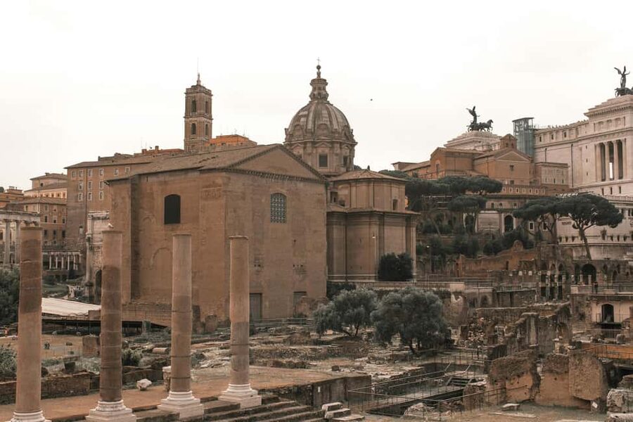 Rome: Colosseum Express Entry with Audio Guide App - Roman Forum and Palatine Hill: The Power Center of Ancient Rome