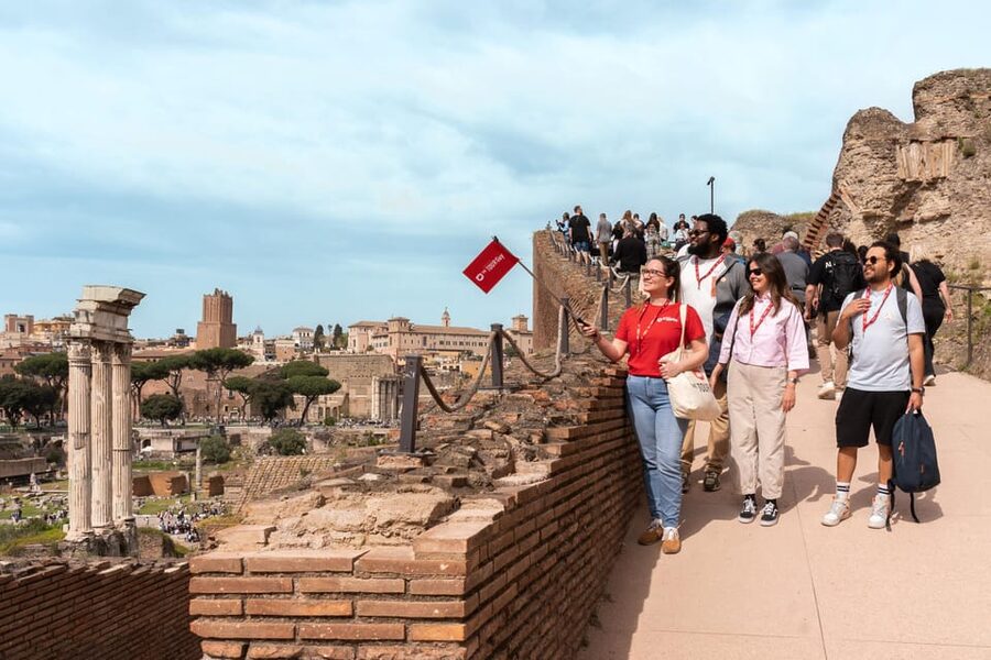 Rome: Colosseum, Forum, and Palatine Tour - Roman Forum highlights in 45 minutes, plus the stops that matter