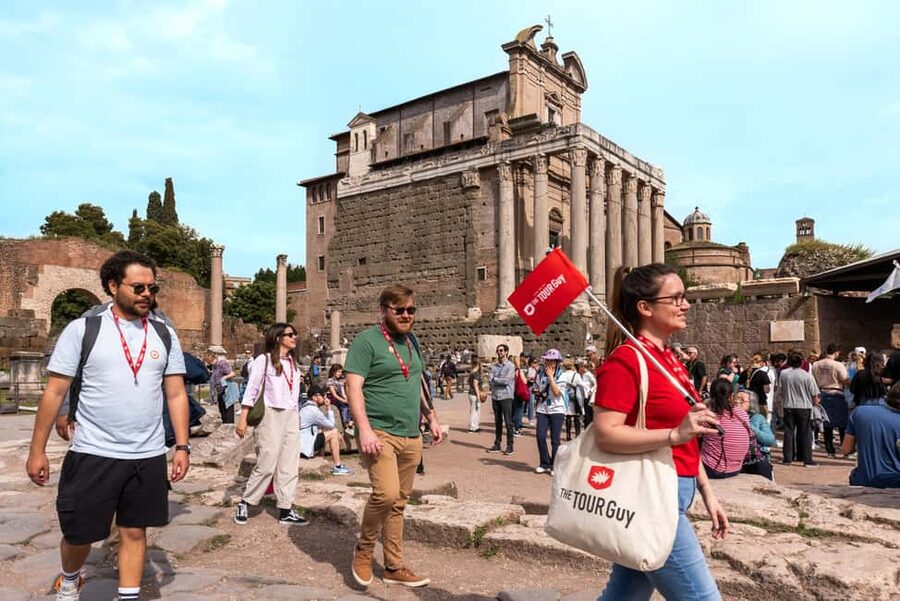 Rome: Colosseum, Forum, and Palatine Tour - Palatine Hill views that actually help your photos