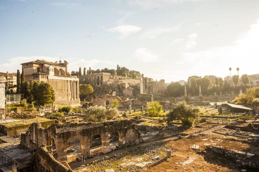 Rome: Colosseum, Forum, Palatine Hill Entry & Audioguide App - Palatine Hill: Panoramas, Imperial Palaces, and a Mythic Start