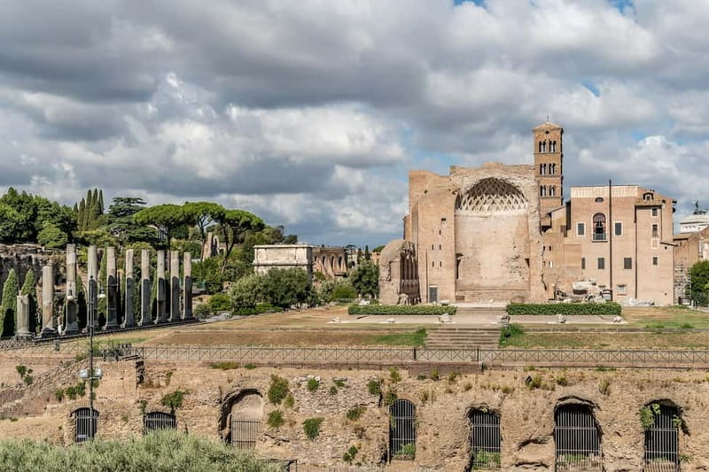 Rome: Colosseum & Forum Small Group Tour with Palatine Hill - Entering the Colosseum: More Than Just an Exterior Photo
