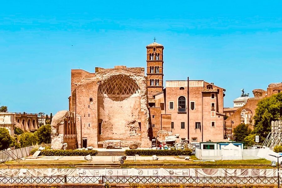 Rome: Colosseum, Palatine Hill and Roman Forum Guided Tour - Headsets, Pace, and How the Guide Changes Everything