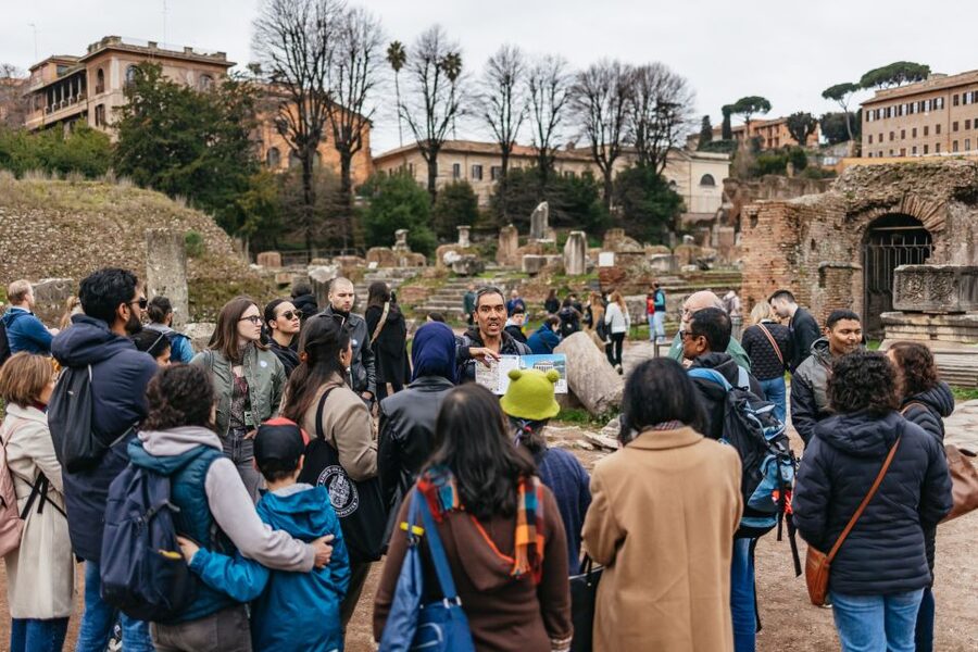 Rome: Colosseum, Palatine Hill & Roman Forum Guided Tour - The Roman Forum: From Swampland to Courtroom of Rome