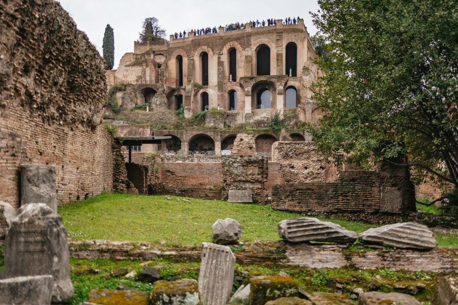 Rome: Colosseum, Palatine Hill & Roman Forum Guided Tour - Pace, Photos, and What to Wear in August Energy