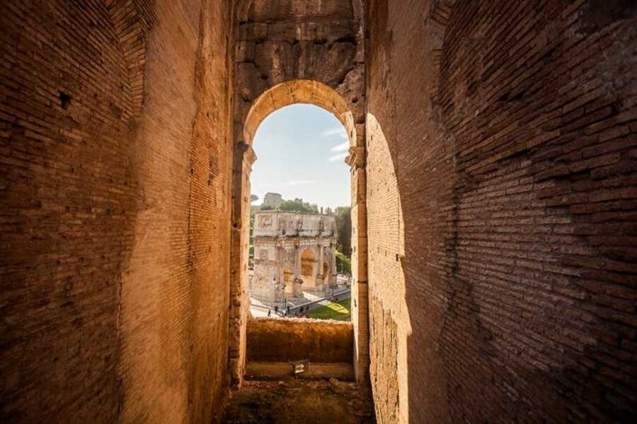 Rome: Colosseum, Palatine & Roman Forum Tour w/Entry Ticket - The first level walkthrough: gladiators, engineering, and Roman social rules