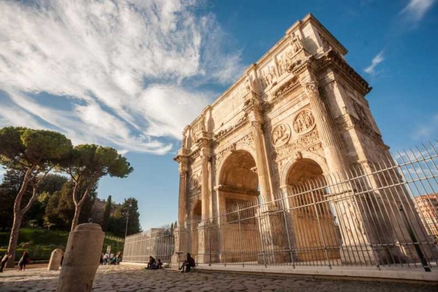Rome: Colosseum, Palatine & Roman Forum Tour w/Entry Ticket - Second level views: where photos actually make sense