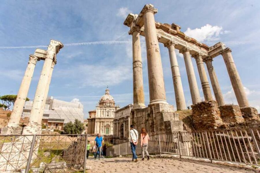Rome: Colosseum, Palatine & Roman Forum Tour w/Entry Ticket - Guides make it, and you get that here