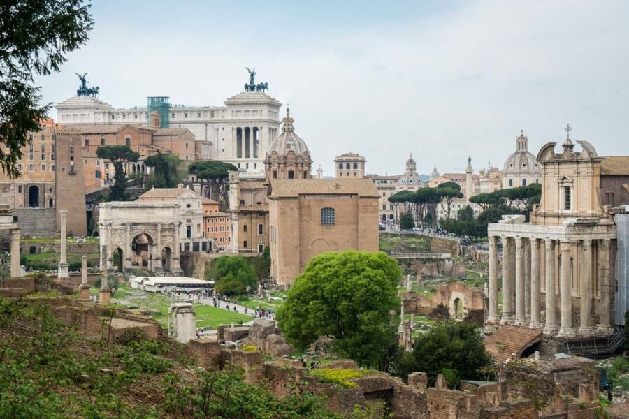 Rome: Colosseum, Roman Forum and Palatine Hill Group Tour - Palatine Hill: emperor views, Circus Maximus sightlines, and Julius Caesar’s setting