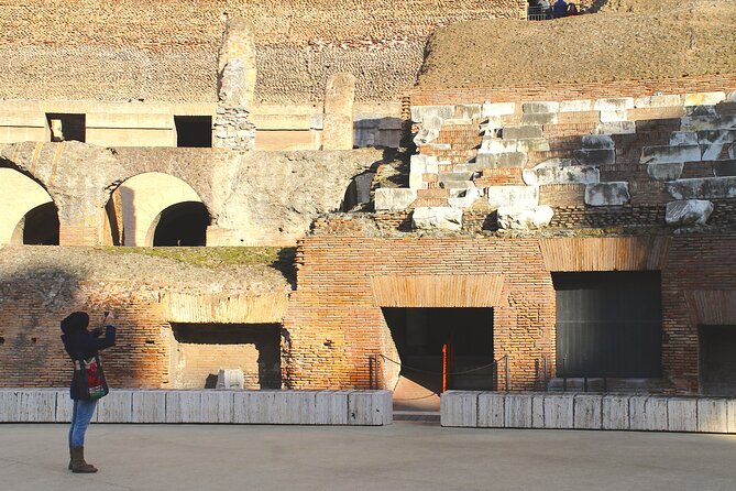 Rome: Colosseum, Roman Forum and Palatine Hill Private Tour - Walking from the Piazza to the big doors