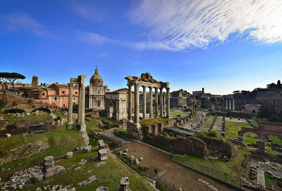 Rome: Colosseum, Roman Forum & Palatine Guided Tour - Entering the Colosseum with mandatory security: what to expect