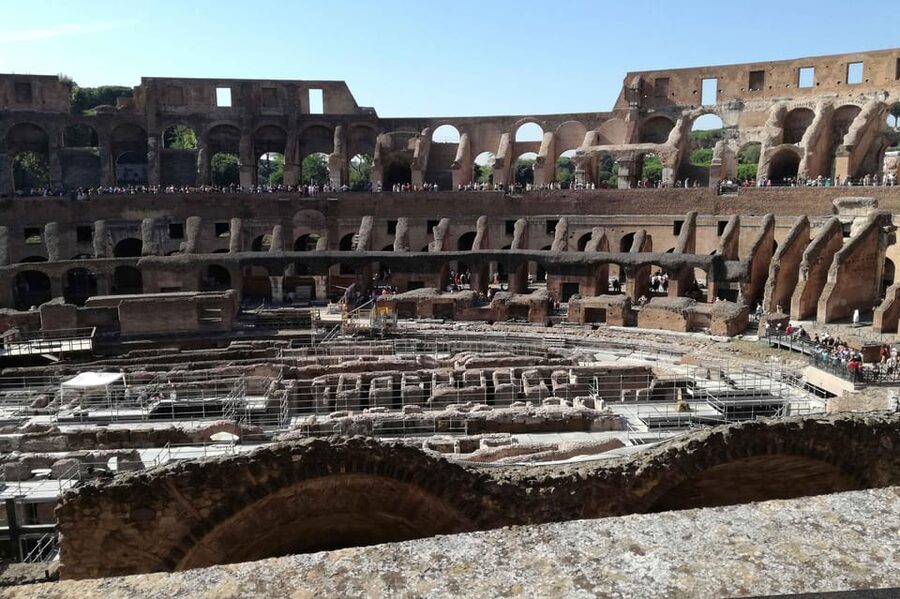 Rome: Colosseum, Roman Forum & Palatine Hill Tour - Practical tips for comfort, photos, and 2.5 hours of ruins