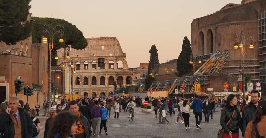 Rome: Colosseum, Roman Forum & Trajan's Market Exterior Tour - The Colosseum, Roman Forum, and Trajan Markets: what this tour is really good at