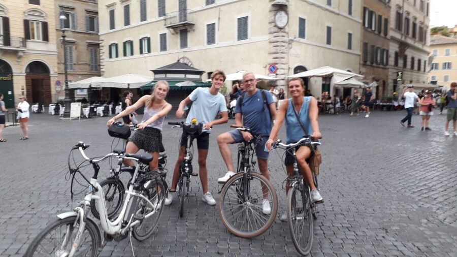 Rome: E-Bicycle Tour - The Colosseum and Keyhole Option: Aventine Views Without the Foot Slog