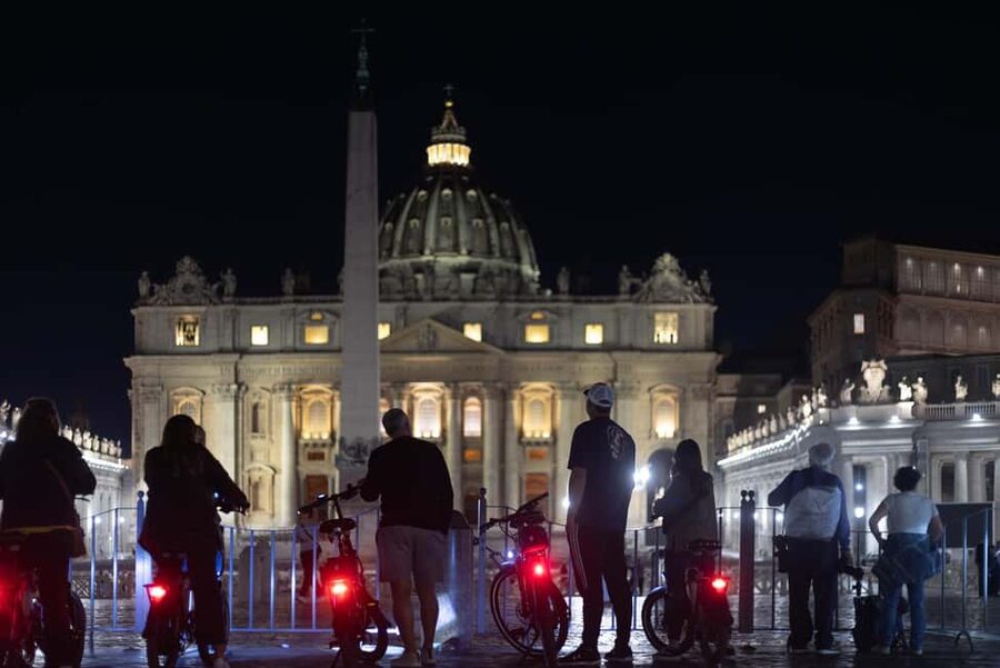 Rome: E-Bike Night Tour with Food and Wine Tasting - Why Rome at night clicks faster on an e-bike