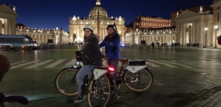 Rome: E-Bike Sunset Tour with Pizza Option - Colosseum Stop: Sunset Photos With Real Orientation