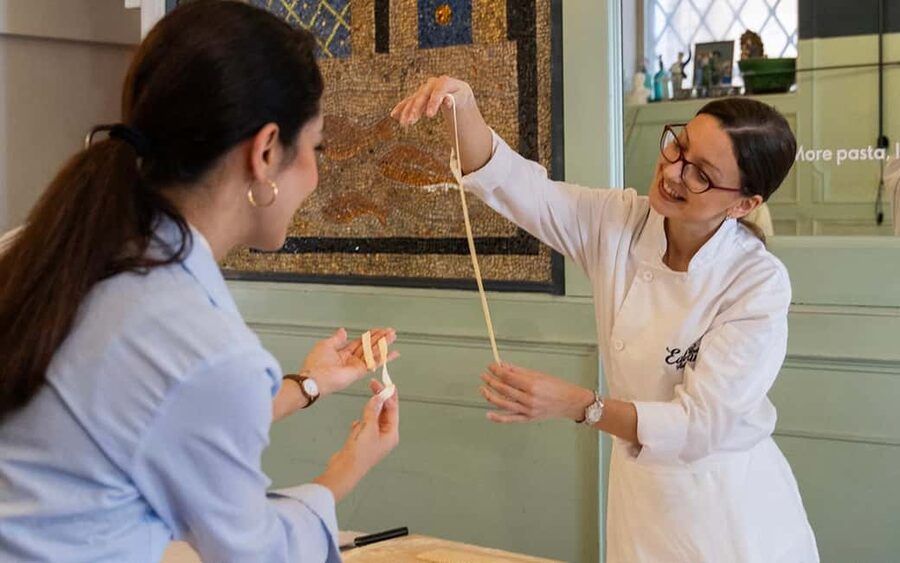 Rome: Enjoy Spritz and Pasta Making in Piazza Navona - The meal plan: bruschetta, wine or non-alcoholic drinks, tiramisu, and limoncello