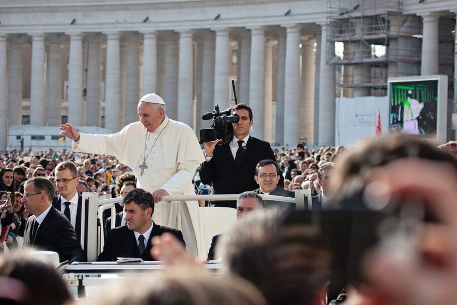 Rome: Escorted Papal Audience Experience with Entry Ticket - Why the Bernini colonnades matter (even when you think you’ll rush)