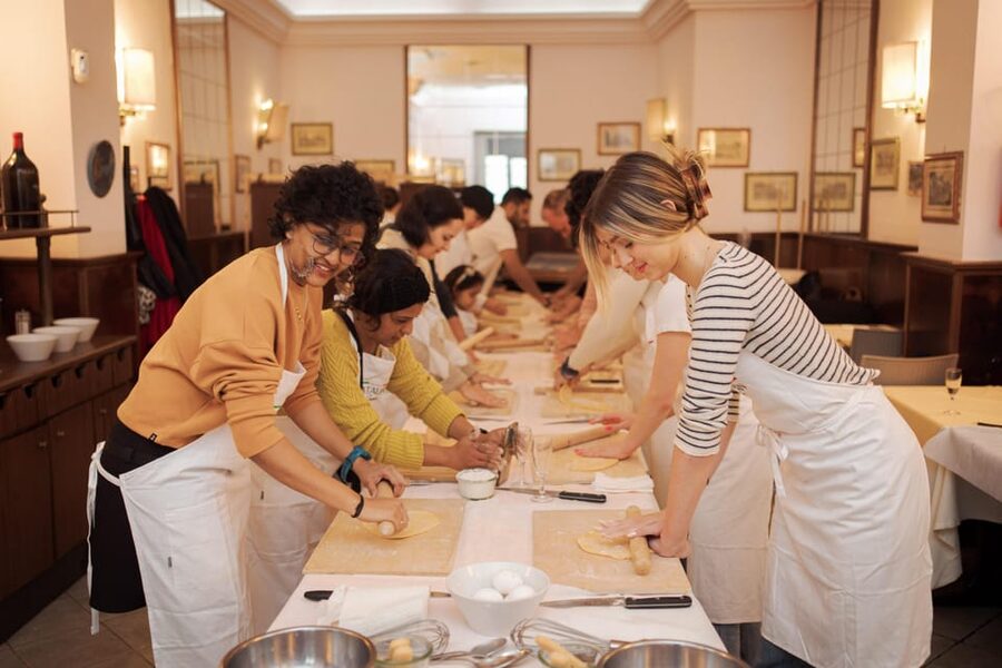 Rome: Fettuccine Pasta Cooking Class in Rome's City Center - Piazza Navona and your pasta class, the Rome combo that makes sense