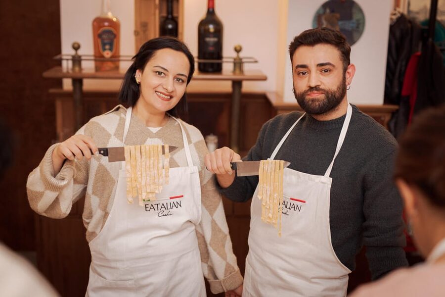 Rome: Fettuccine Pasta Cooking Class in Rome's City Center - Bruschetta, wine or beer, and eating while Piazza Navona glows