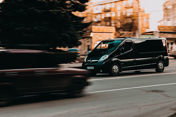 Rome Fiumicino Airport Transfer in Luxury Private Transportation - Key points to know before you ride