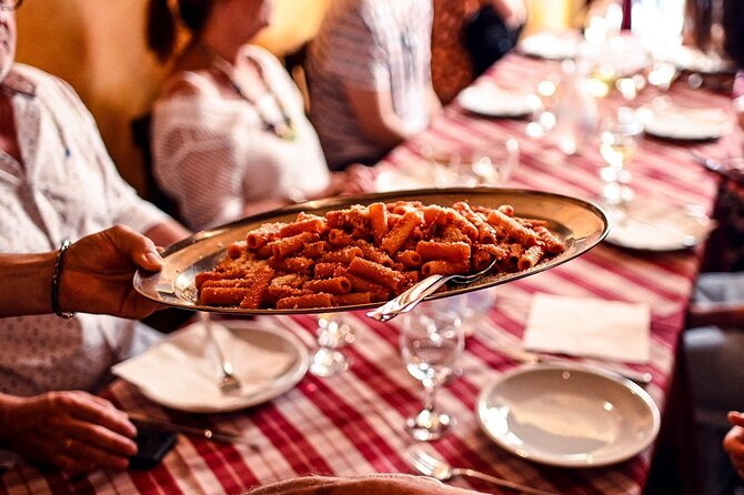 Rome Food Tour in the Historic Centre with 8+ Food Tastings - A 3-hour route that ties Roman food to the street map