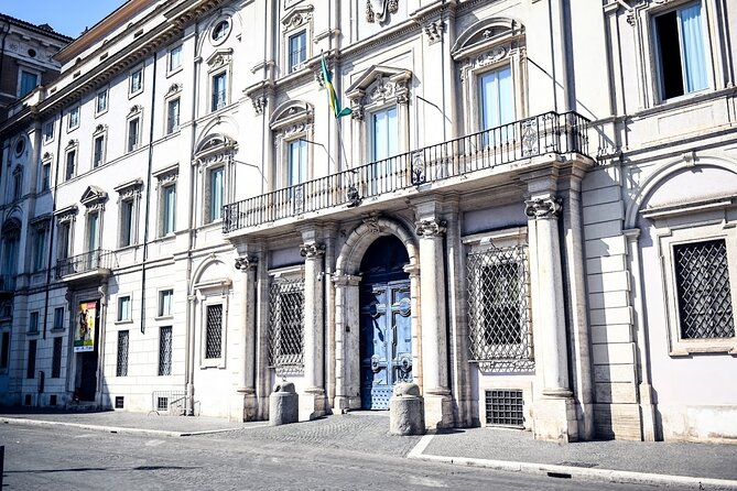 Rome Food Tour in the Historic Centre with 8+ Food Tastings - Your guide and the small-group pacing that keeps it fun
