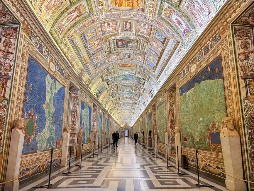 Rome: Full-Day Colosseum, Vatican Museums & City Center Tour - Piazza Navona: where Rome does street life