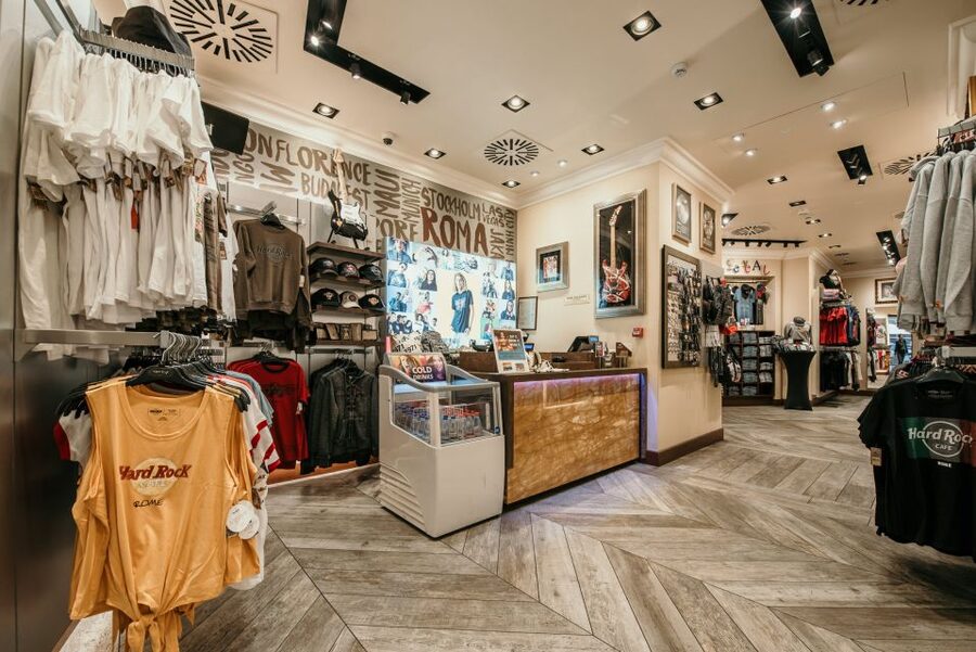Rome: Hard Rock Cafe Experience - Staff that makes it feel easy, not transactional
