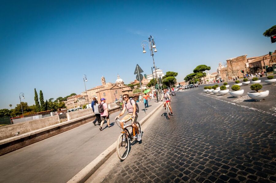 Rome: Highlights Bike Tour - Pantheon: the stop that teaches you how Roman design still works