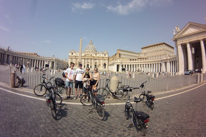 Rome Highlights by E-Bicycle Small group - Piazza Vittoriano, the big white monument moment