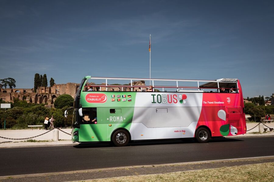 Rome: Hop-On Hop-Off Open-Top Bus City Tour - Spanish Steps and Trevi Fountain area, the walking-winner section