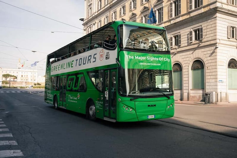 Rome:Hop-On Hop-Off Panoramic Open Bus Ticket 3 Circuits x 1 - Trevi Fountain, Spanish Steps, and Via del Corso: what hopping off is really for
