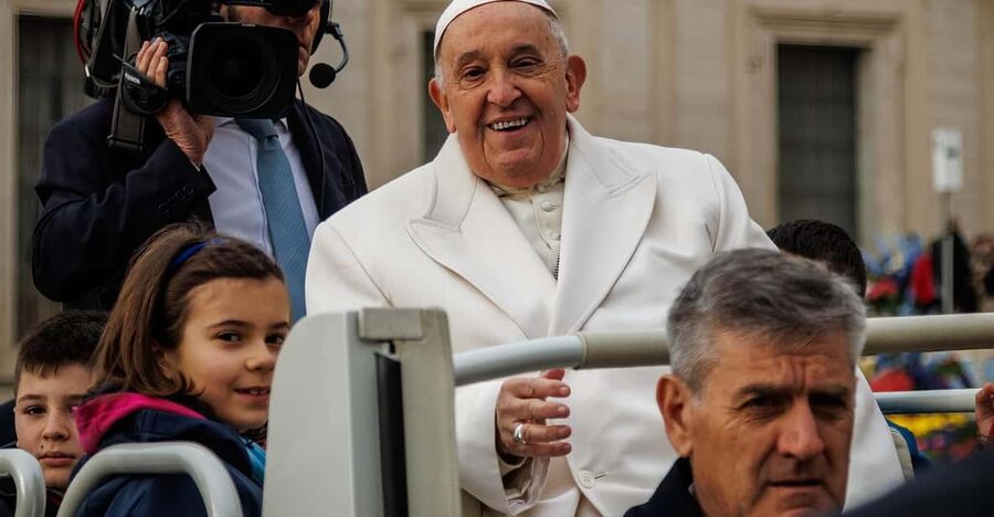 Rome: Papal Audience Tour With Reserved Access - Reserved Tickets, Headsets, and the Pre-Audience Briefing