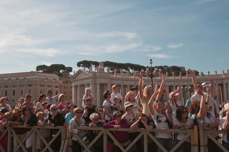 Rome: Papal Audience with Pope Leo XIV & Expert Guide - The ceremony with meaning: what your guide helps you notice