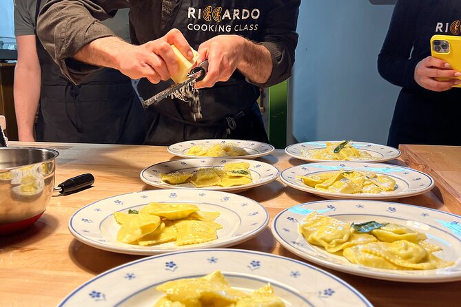 Rome Pasta Making Class with Italian Sauces and Wine Included - Where You Meet and How the Class Flows in 3 Hours